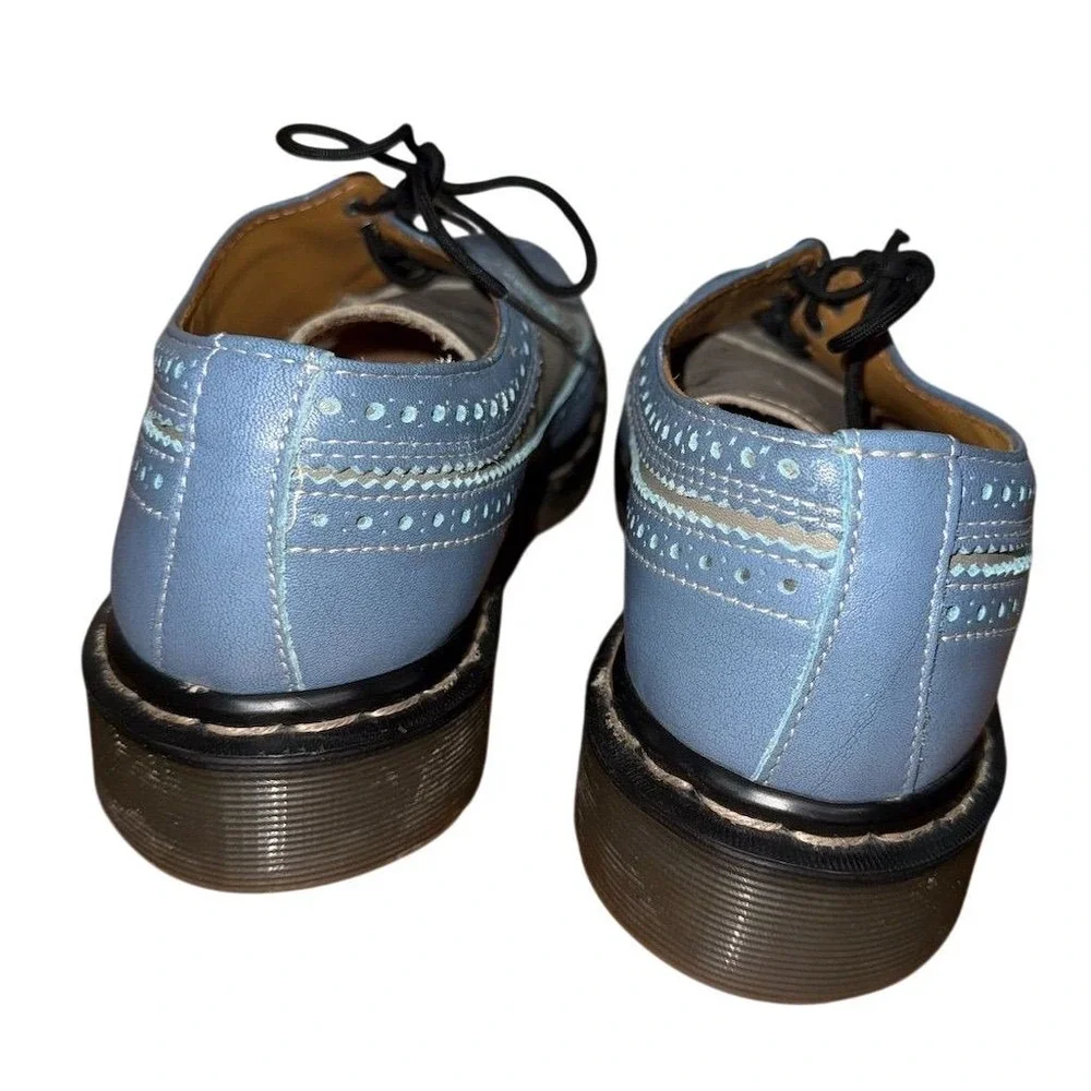 Dr. Martens scratches toes